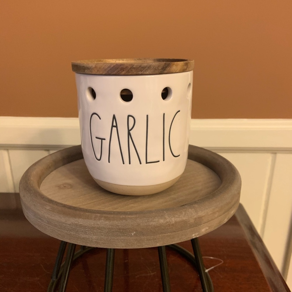 Rae Dunn Garlic Cellar